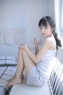 开叉丁字裤看到毛毛